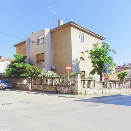 Downtown Apartman Póla